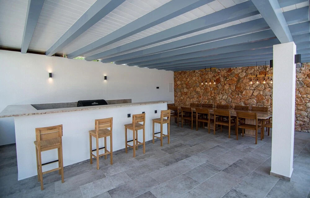 Amazing Home in Cres With Wifi, Heated Swimming Pool and 6 Bedrooms