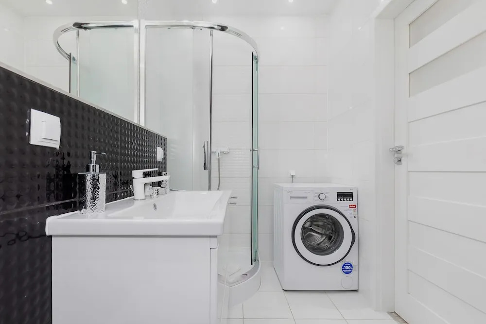 Black&white Apartments by Renters