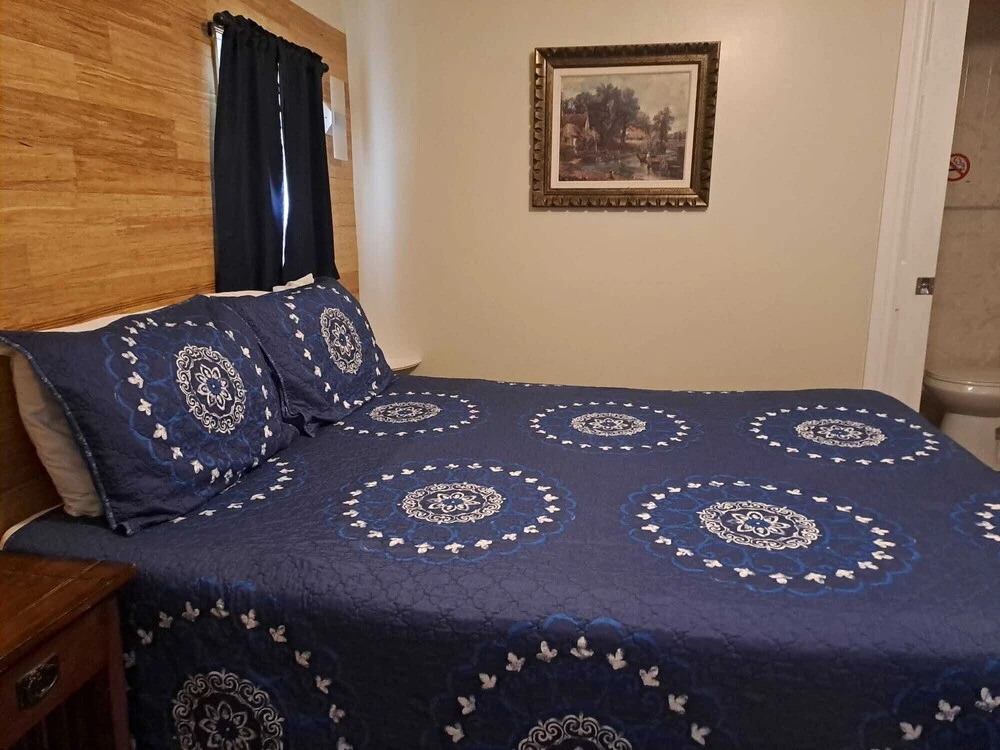 Three Island Motel