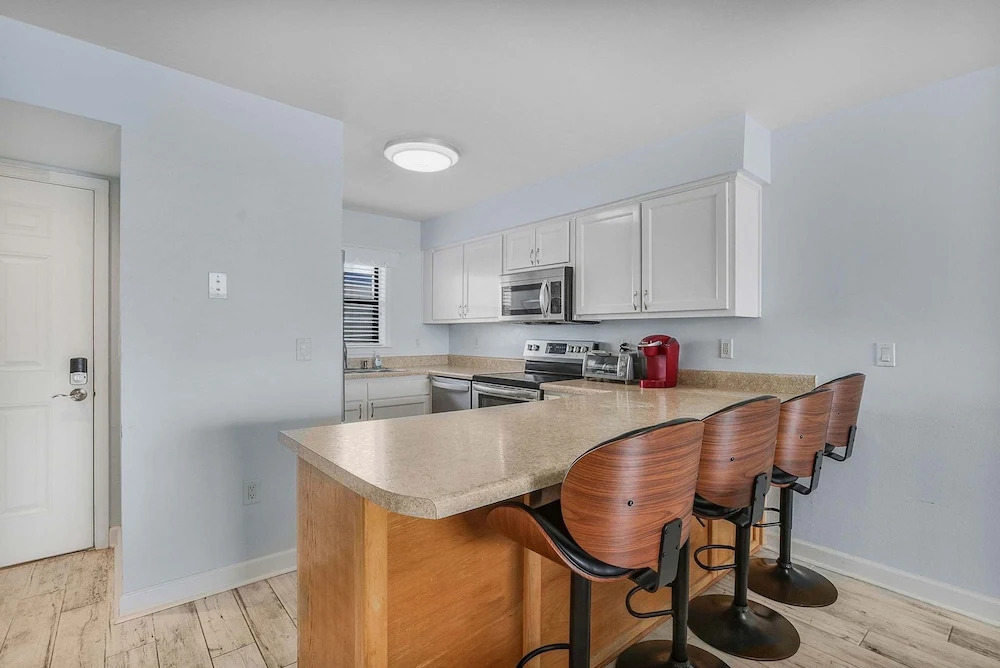 Seaside Beach 3902- 2 BR Direct Beachfront Condo With Pool Sauna Amazing Ocean View Balcony