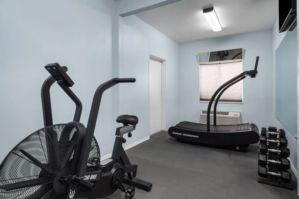 Days Inn & Suites by Wyndham Airport Albuquerque