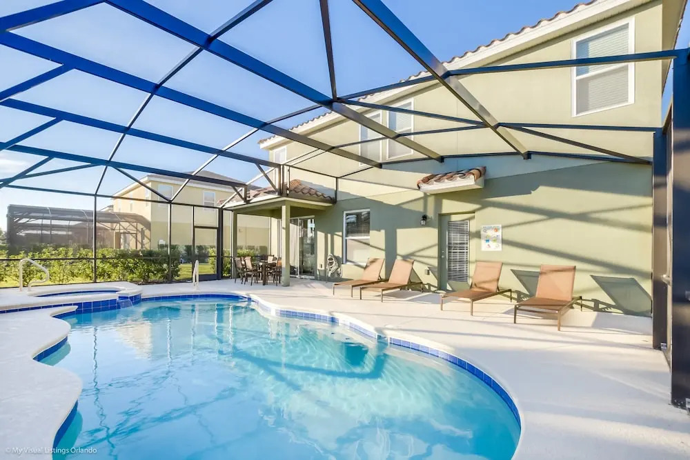 6 Bed 4 Ba Villa with Pool & Spa