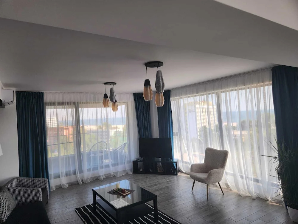 Diamond View Apartments