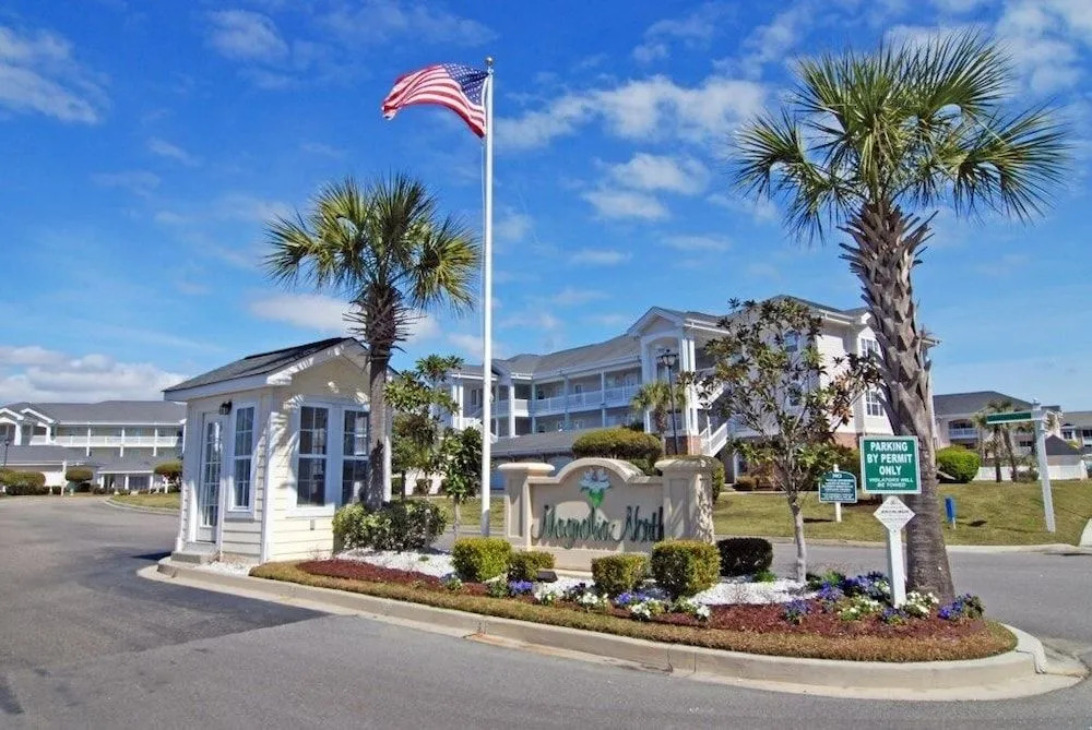 Magnolia North 302 4827 2 Br condo by RedAwning