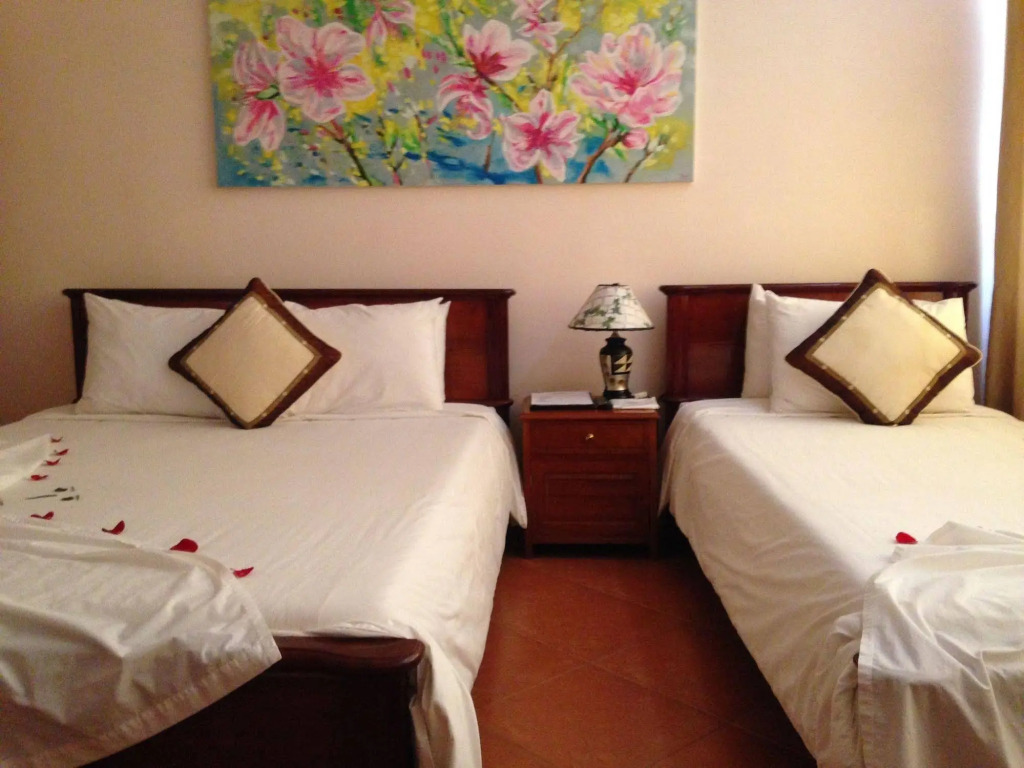 Holiday Diamond Hotel