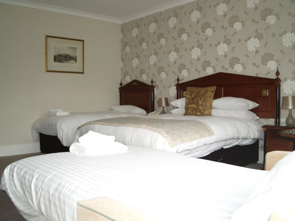 Woodland Manor Hotel