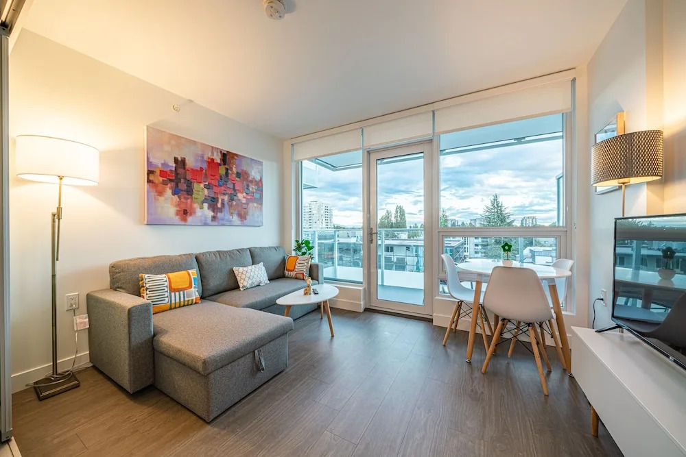 Charming Oasis Close to Airport & Downtown