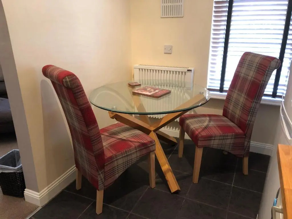 Number 10 service apartment - Danes