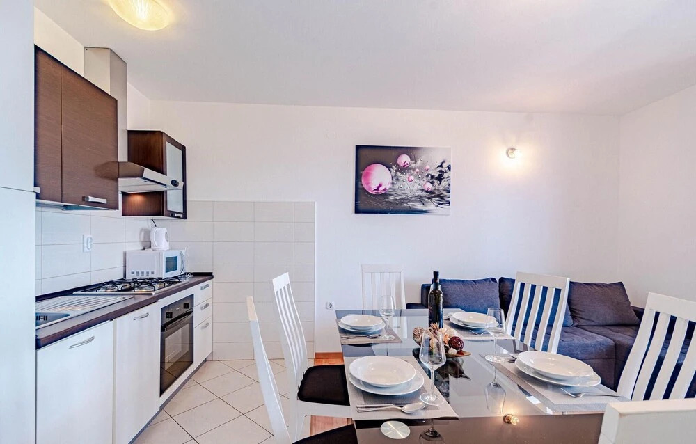 Beautiful Home in Prizba With Wifi, 2 Bedrooms and Outdoor Swimming Pool