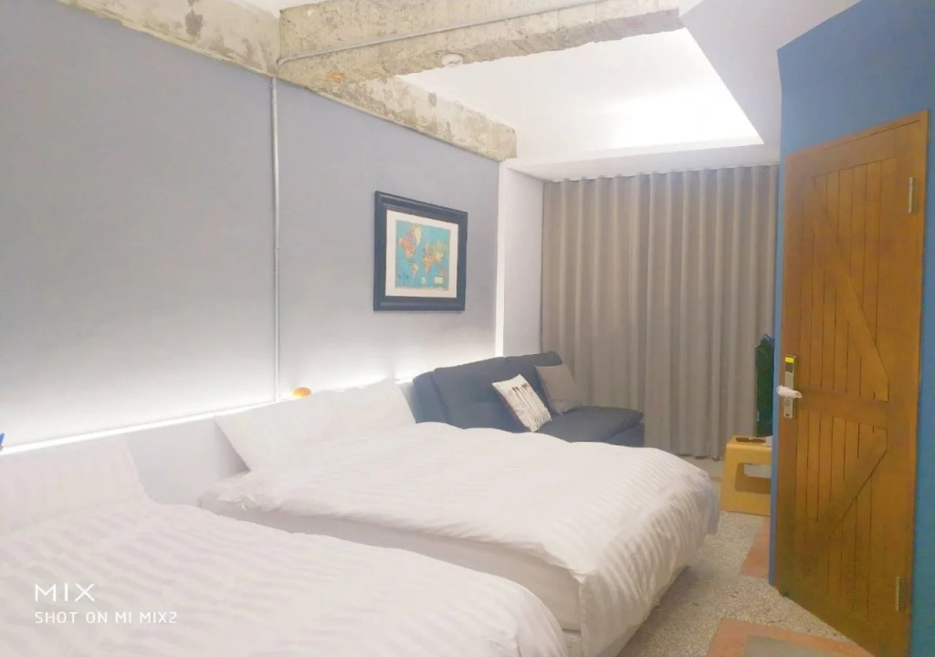 Yiyue Guanhe Homestay 倚月觀荷民宿