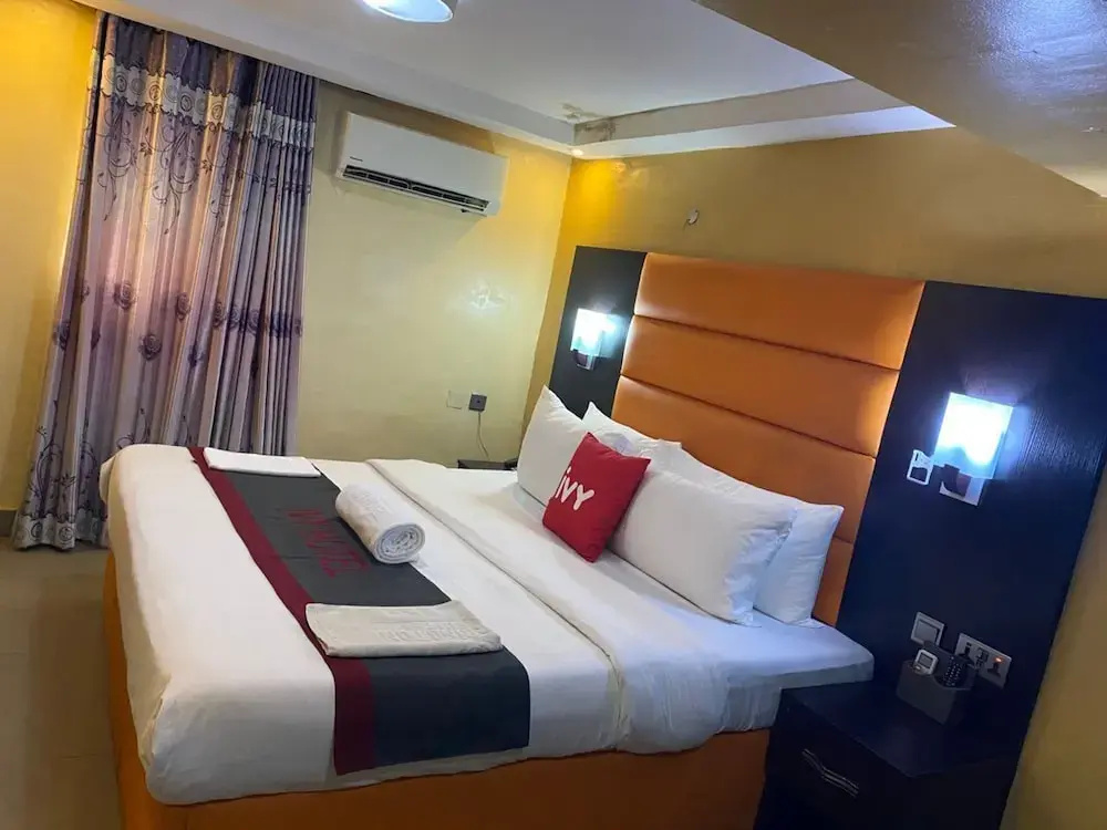Aotel DawnCarrington Hotels & Suites
