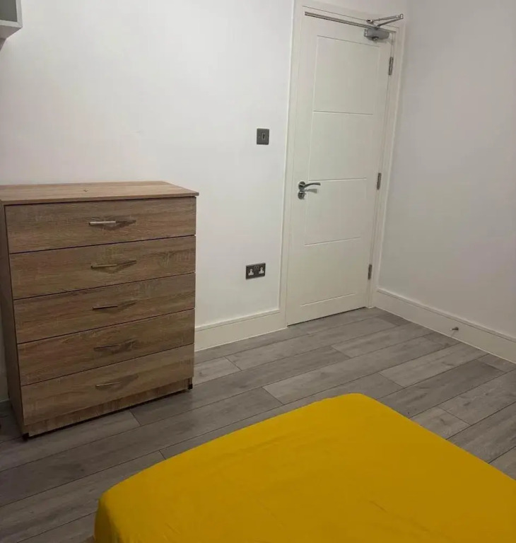 Enchanting 4-bed House in Enfield