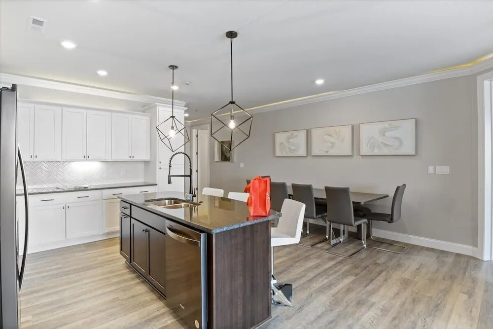 New Topsider Condo With Boat Slip