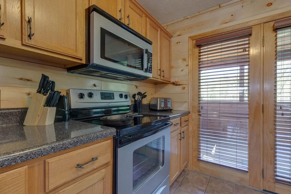 Downtown Getaway by Heritage Cabin Rentals