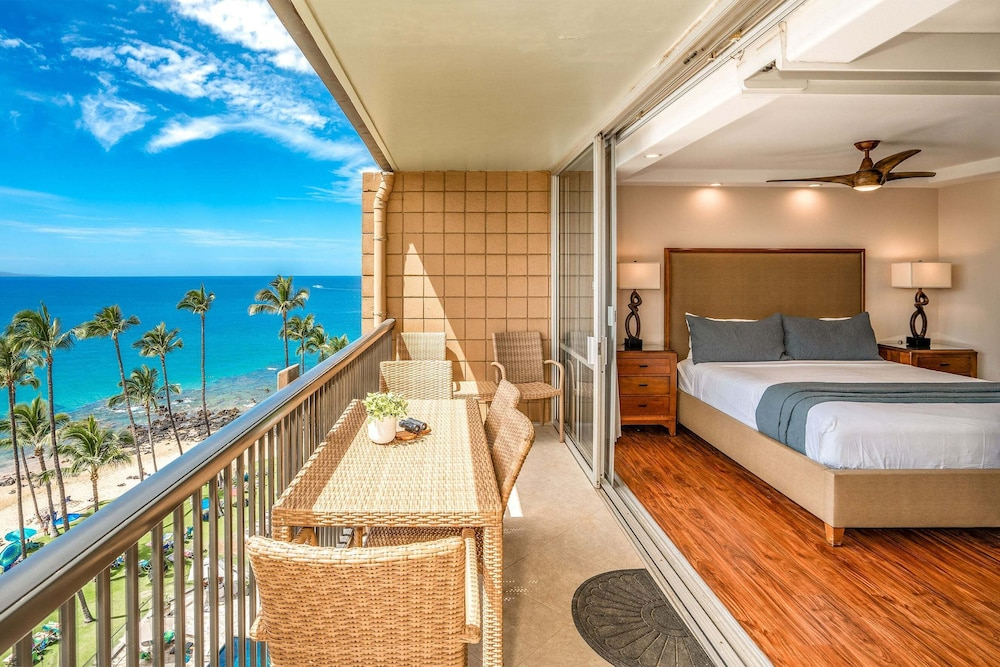 Mana Kai 811 - Oceanfront, Top Floor, Stunning Renovation, 2br, Kings, Split AC