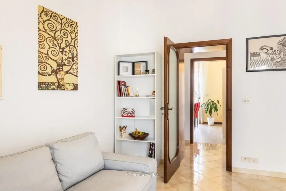 Owl Home in Noto with 2 bedrooms and 1 bathrooms