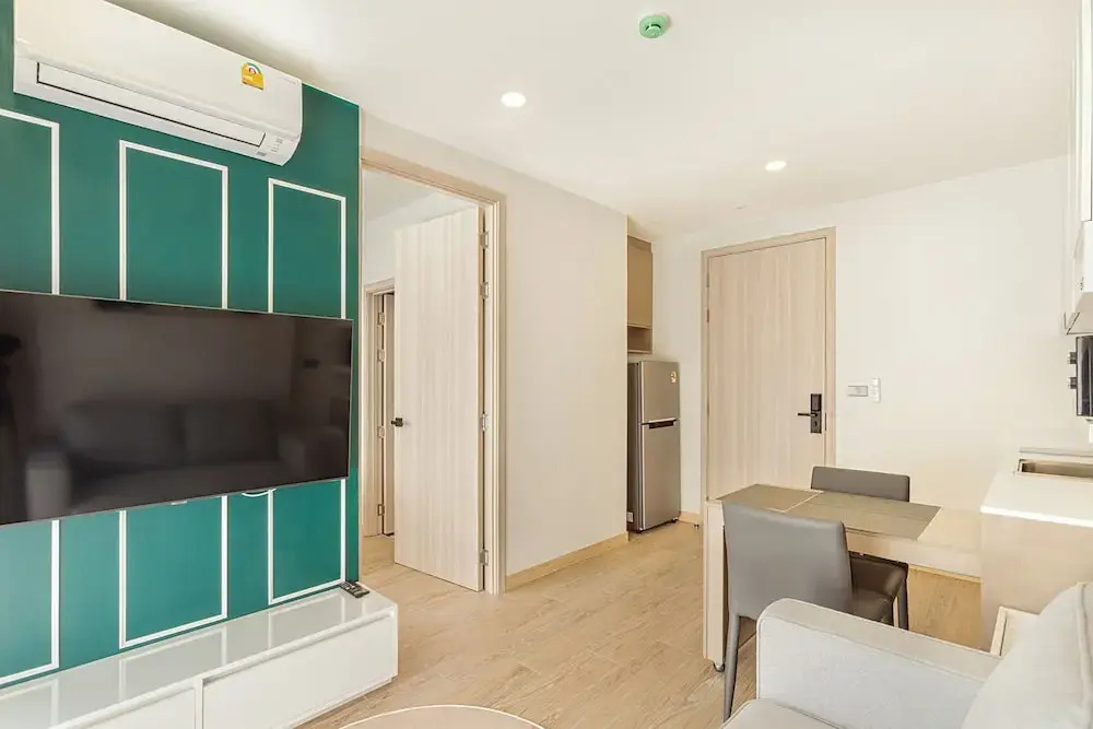 One bedroom Palmetto Condo Karon A512