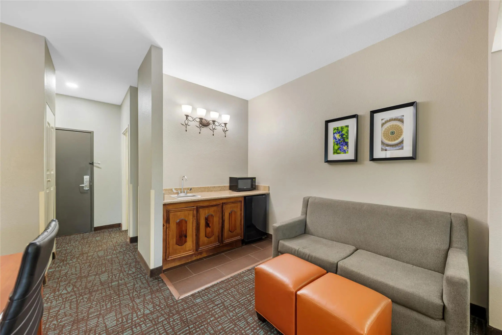 Best Western Plus Georgetown Inn & Suites