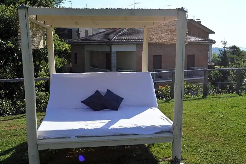 Villa Dacia bed bed and breakfast and Home Restaurant