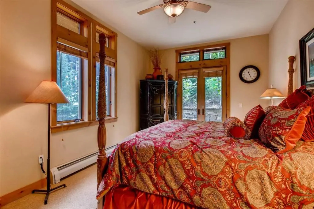 The Timbers on River Run, 3 Bed Ski-in Ski-out Condo-Hot Tub, Sauna, Heated Pool!