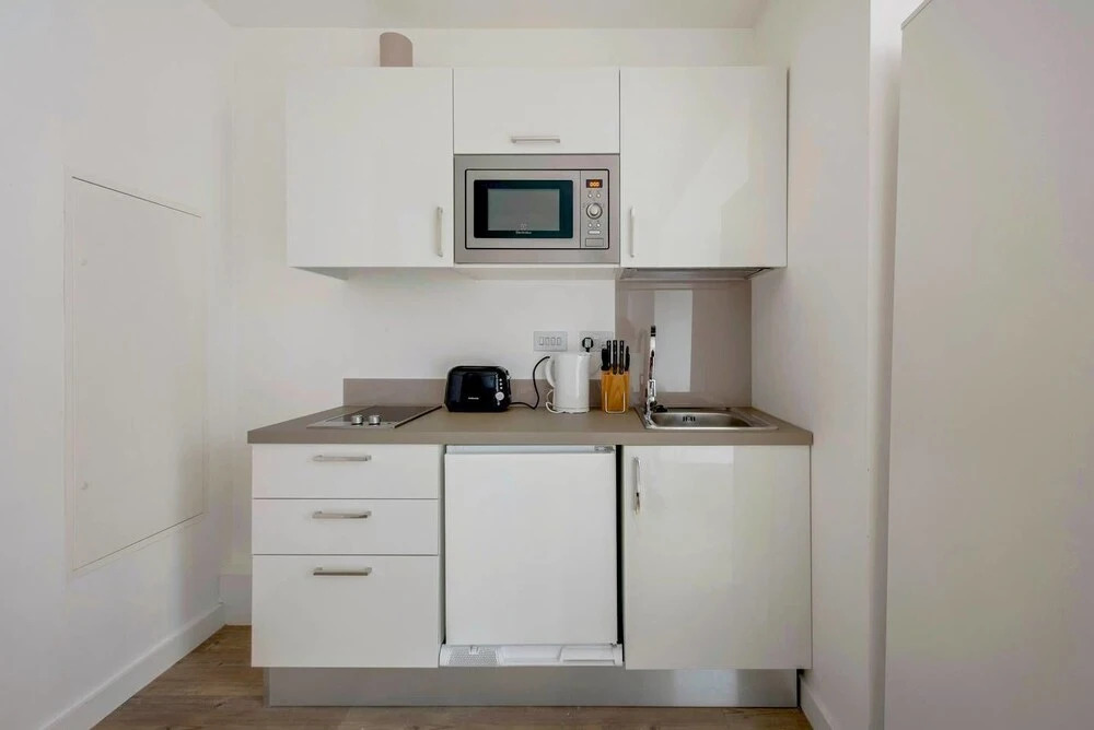 Central Liverpool Studio For 2 Guests!