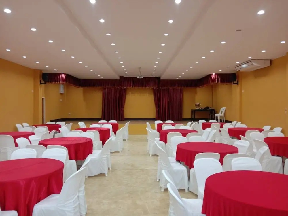Apinya Resort Bangsarey