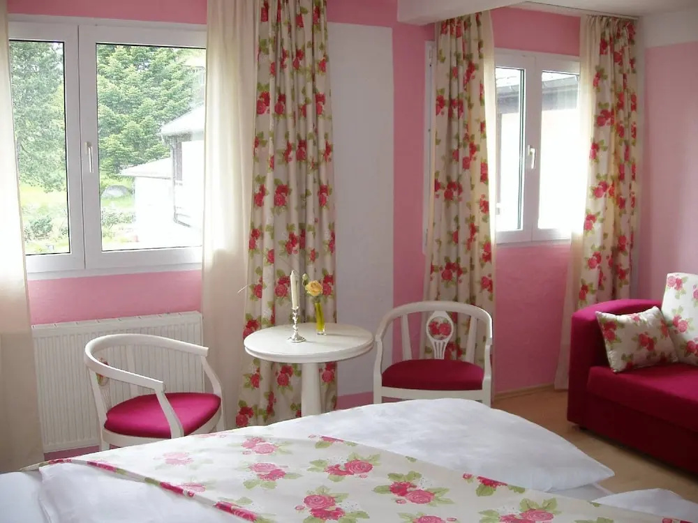 Hotel Adenia