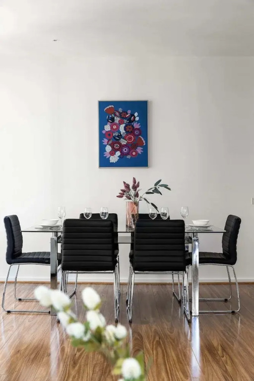 A 3BR With City Views Near Queen Victoria Market