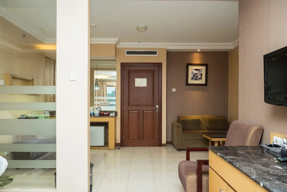 Spacious Studio Room at Grand Setiabudi Apartment