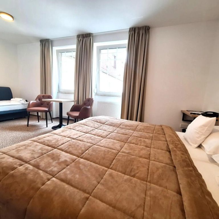 Hotel Avion