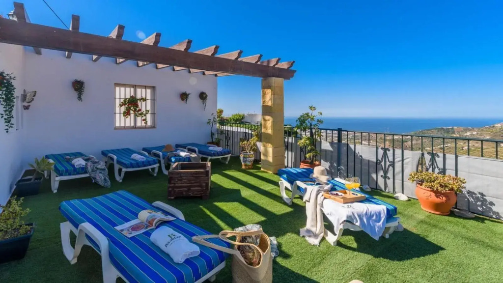 Villa José Andrés Torrox by Ruralidays