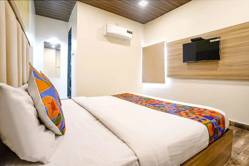 Fabhotel Priceless