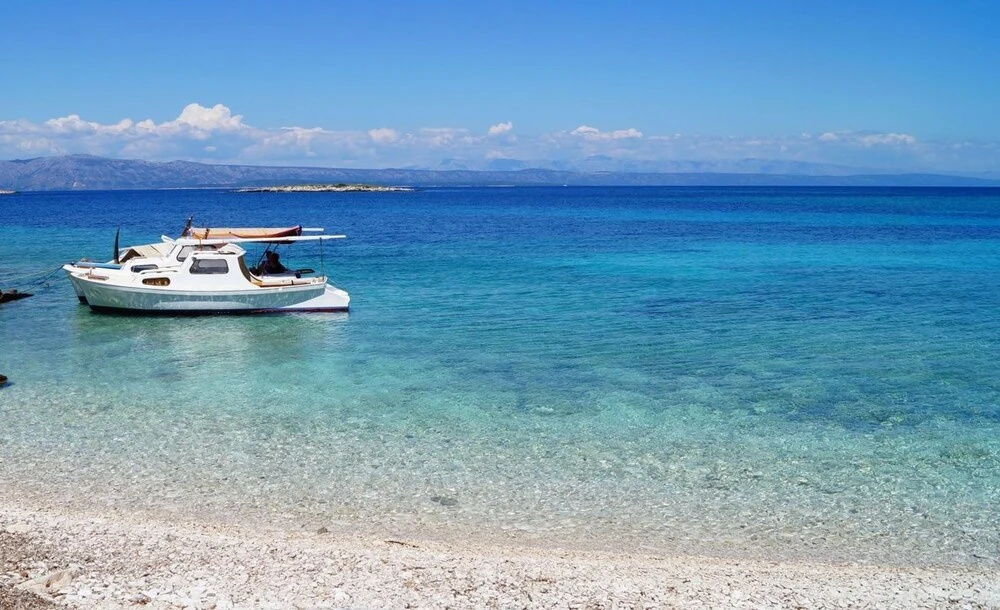 Apartment With 2 Bedrooms in Vela Luka, With Wonderful Mountain View,