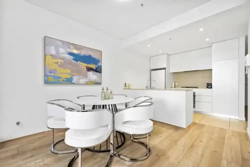 Metawise BnB 2BR Near Airport Pool Gym Train