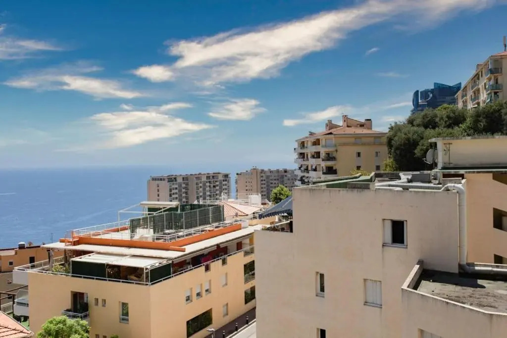 Air-Conditioned Furnished Studio in A Luxury Residence