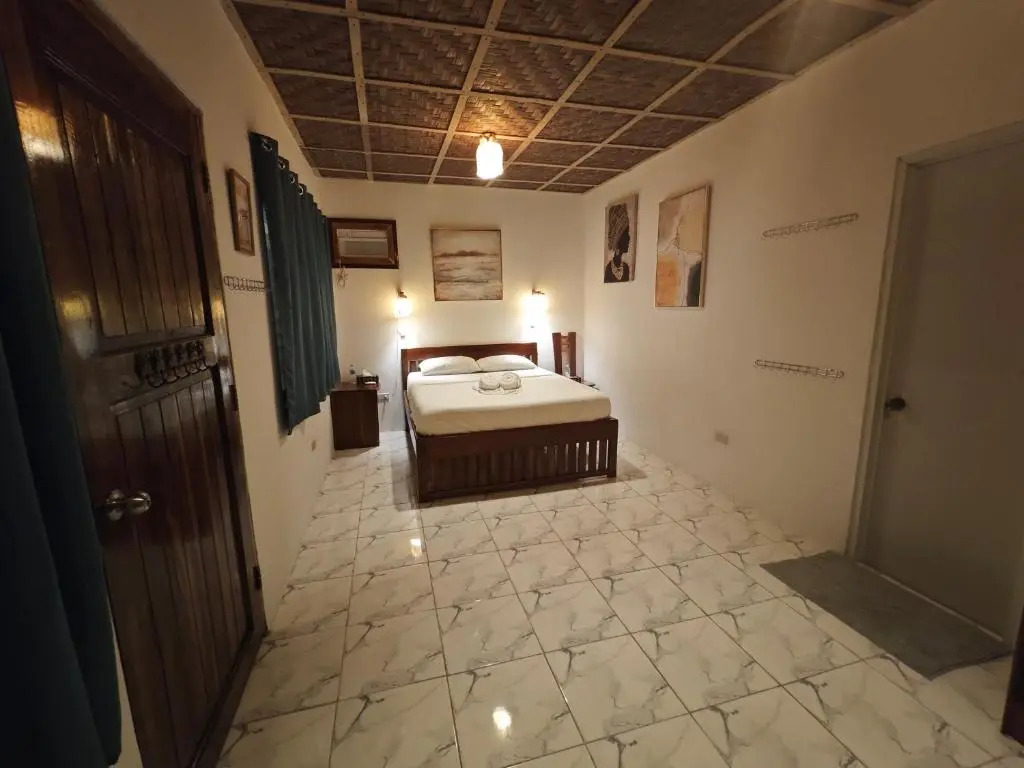 Room-Cola Inn