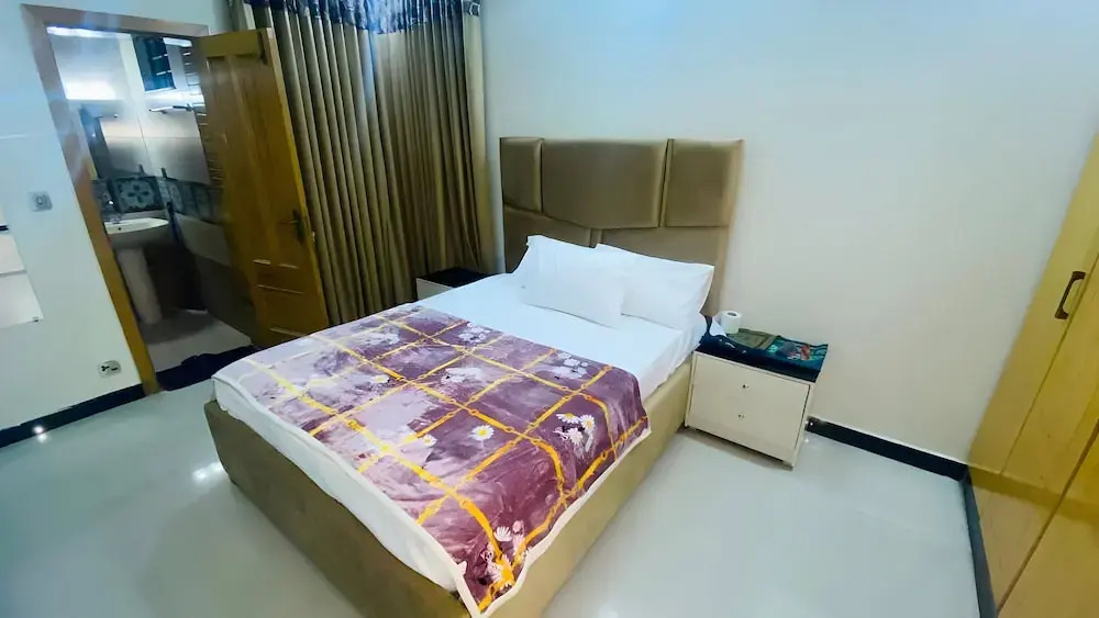 One Click 7 Guest House