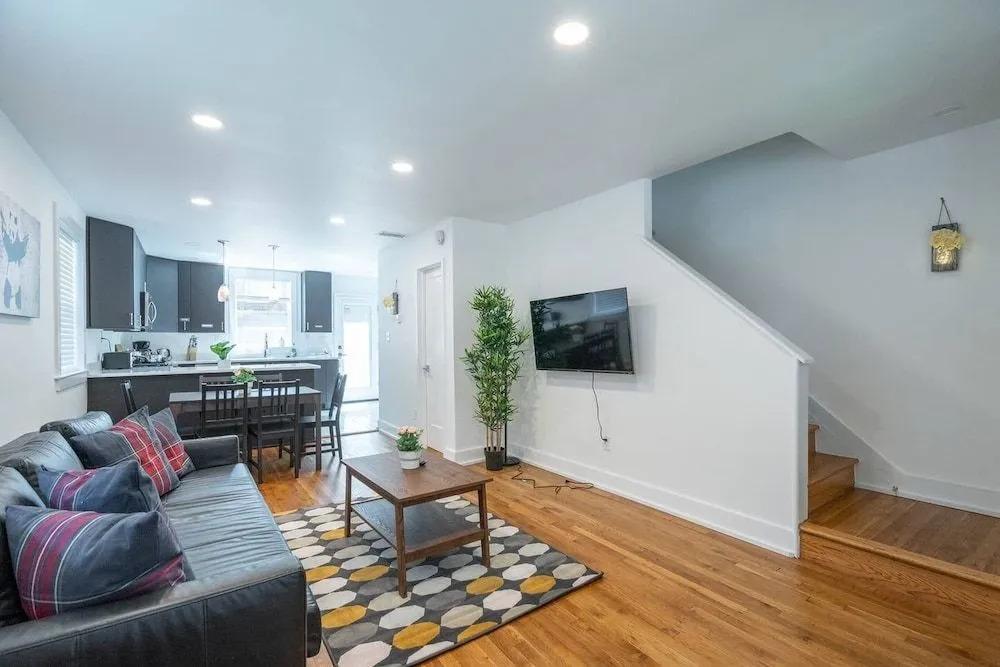Modern Colonial 3BR 2BA House 5m to DC & DCA