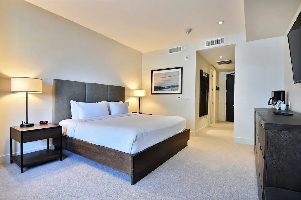 Ski In Out Modern 2BR Residence in Canyons Village