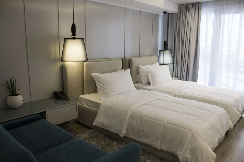 Demi Hotel
