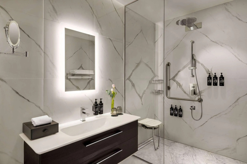 Wyndham Grand Doha West Bay Beach