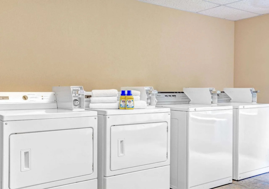 Quality Suites Atlanta Airport East