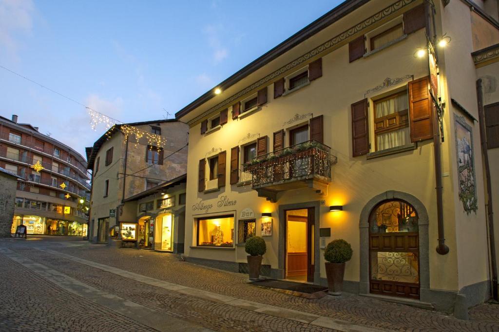 Hotel Silene Parking and Garage