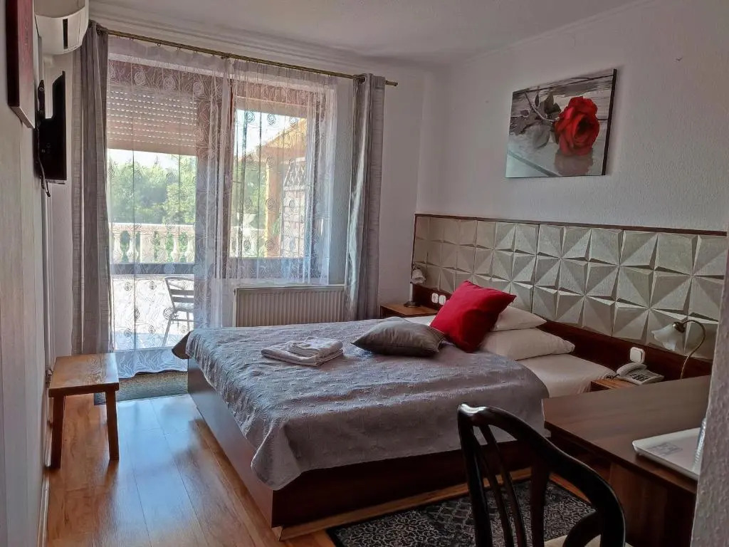 Le Rose Suites & Park Hotel