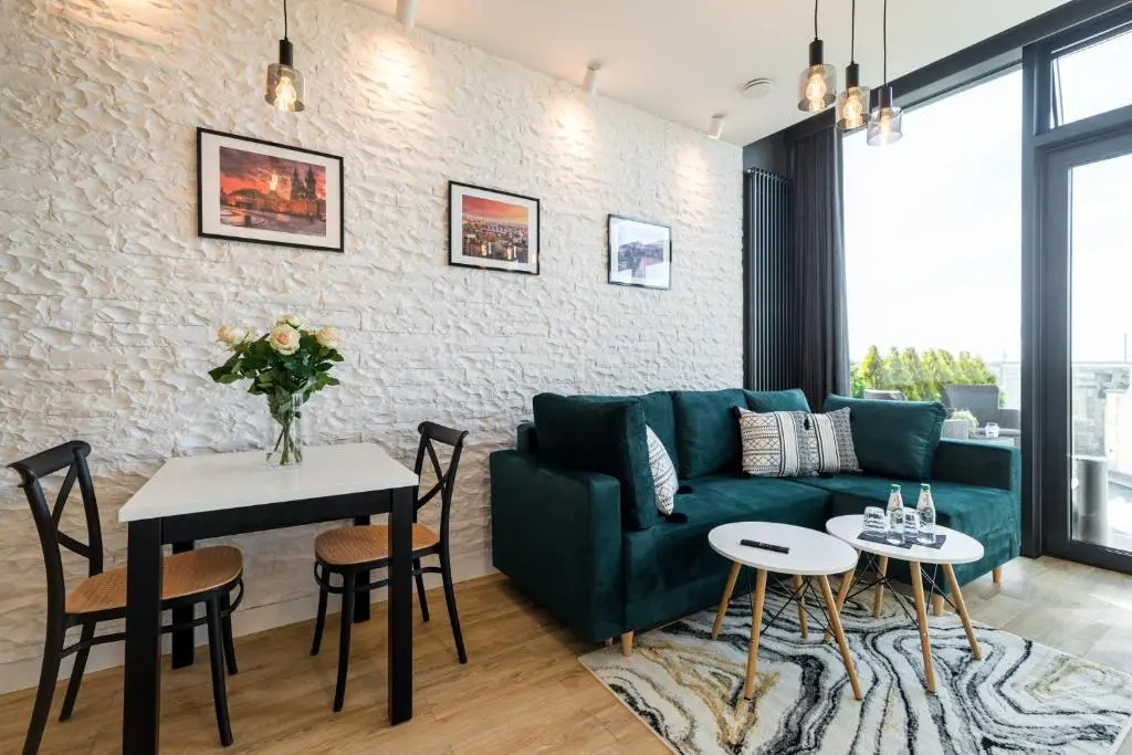 Q18 ApartHotel
