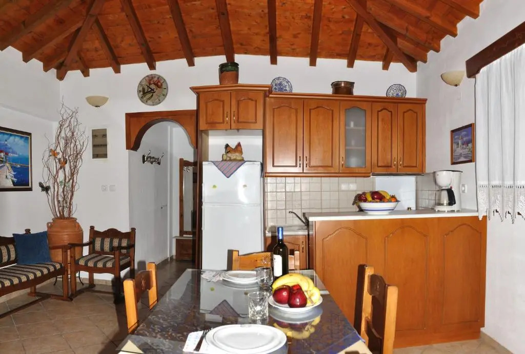 Anatoli Villa