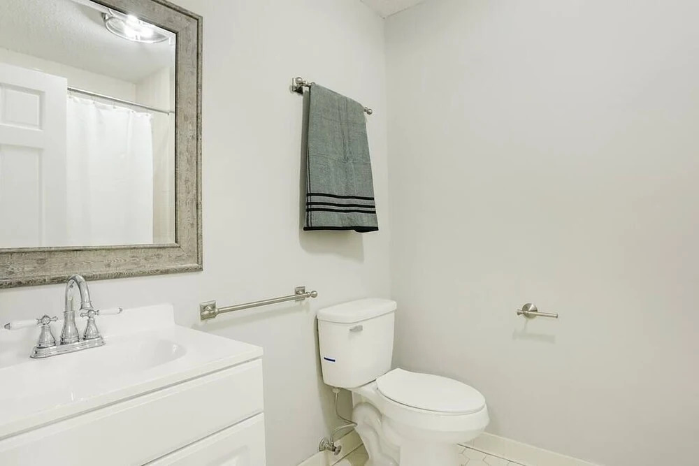 Penthouse Loft- Balcony Over Downtown Statesboro