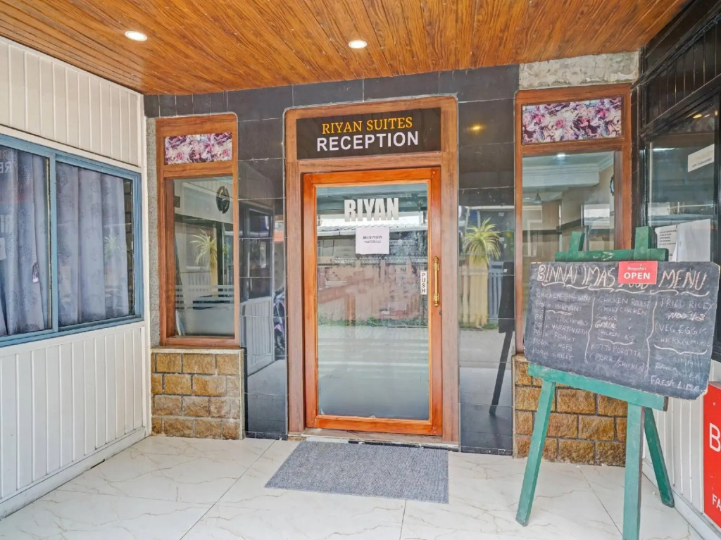 Capital O 93138 Rayan Plaza
