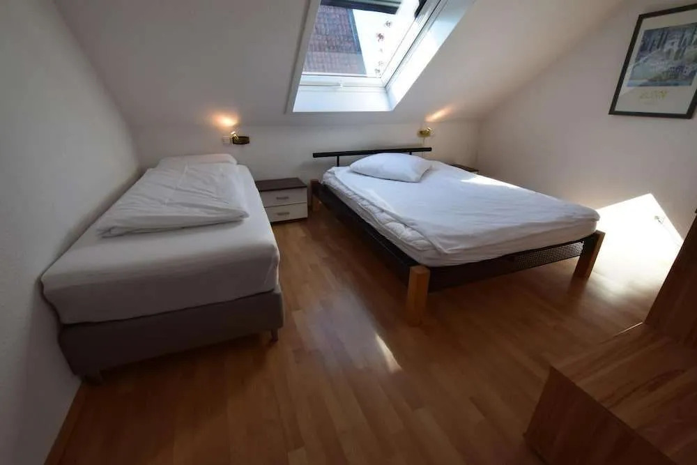 Tolstov-Aparthotels Generous 3 Room Apartment