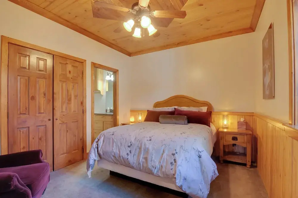 Woodsy Alton Couple's Retreat Near Bryce Canyon